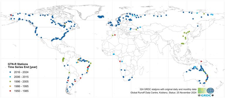 World map showing GTN-R stations with original data, marked by colored dots indicating the time series end year: red (1951-1985), orange (1986-1995), green (1996-2005), yellow (2006-2015), blue (2016-2024).